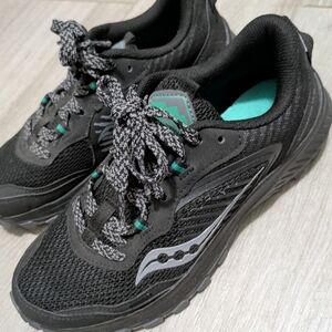 Saucony Size 8 Like New